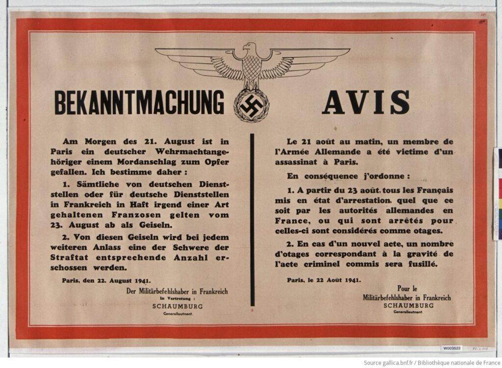 Une affiche rédigée en allemand. En haut, au centre de l'affiche, figure l'image d'un aigle tenant une couronne avec une croix gammée.